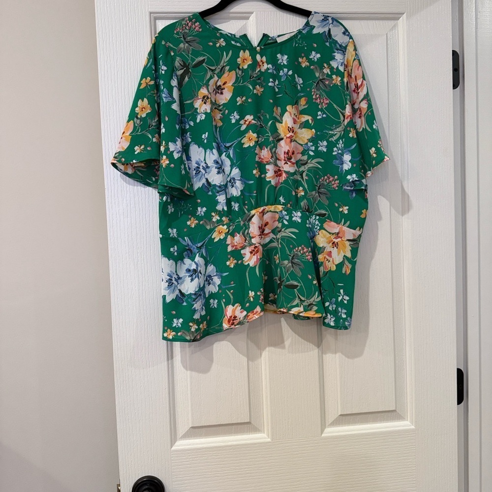 LOFT Green Floral Blouse - Picture 5 of 5